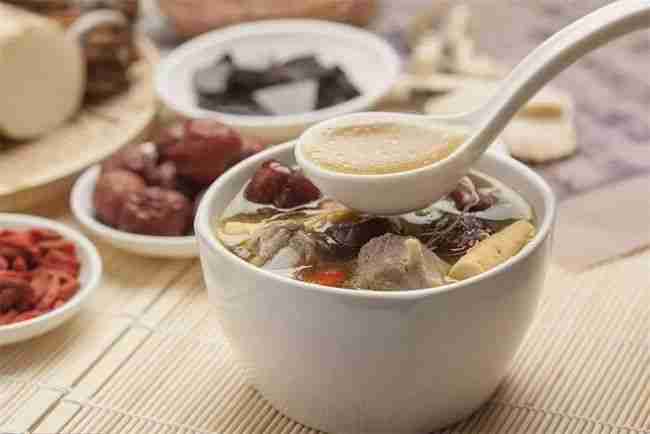 秋季養(yǎng)生原則秋季養(yǎng)生 秋季養(yǎng)生原則秋季養(yǎng)生